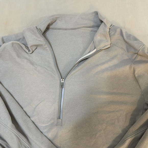 Men’s lulu quarter zip size large. - Picture 2 of 3